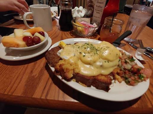 PJ Piper Pancake House signature dishes Chicken Fried Steak & Eggs
Sante Fe Wrap
Piper Burger